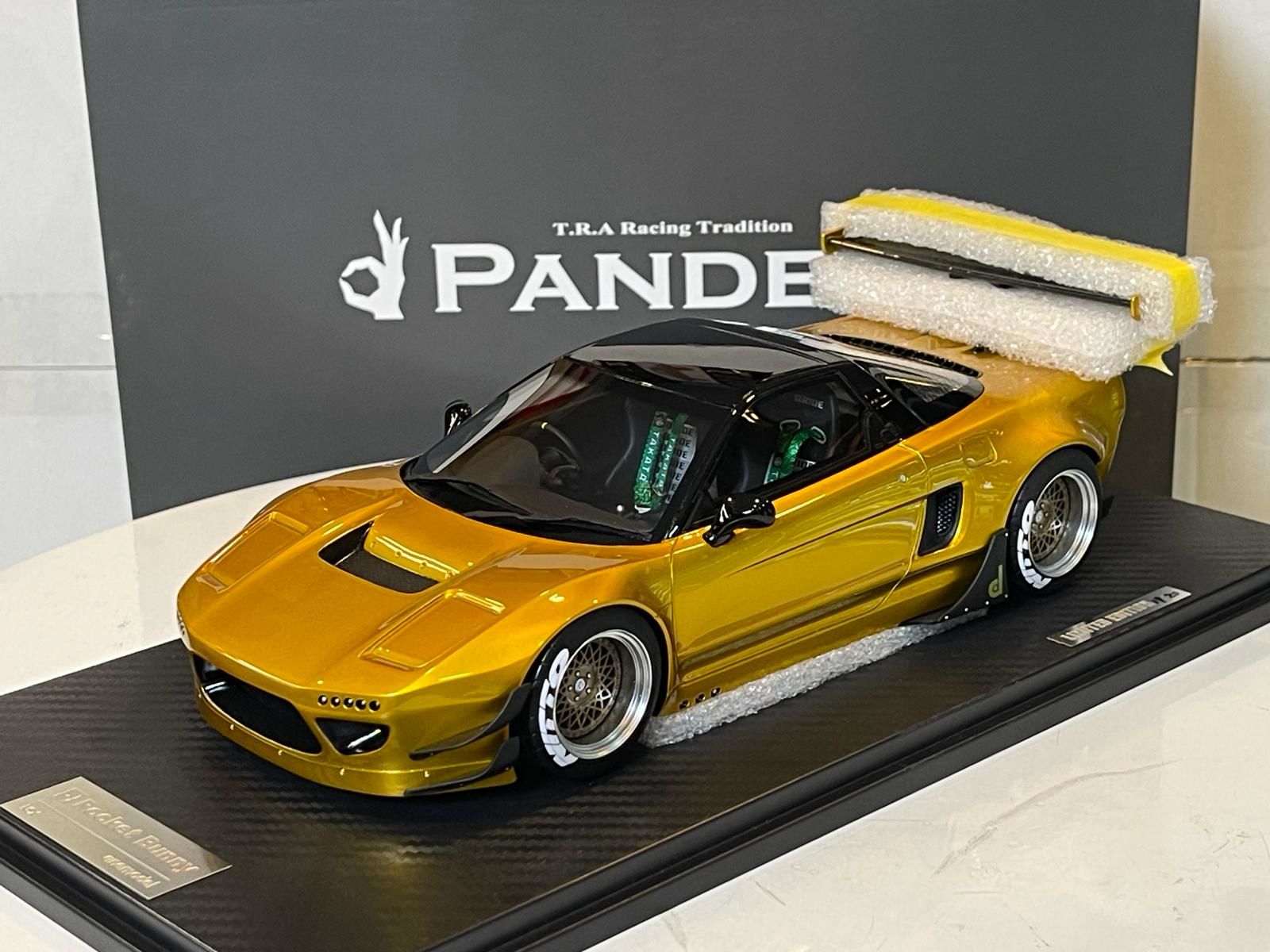 ONE MODEL - HONDA NSX PANDEM GOLD