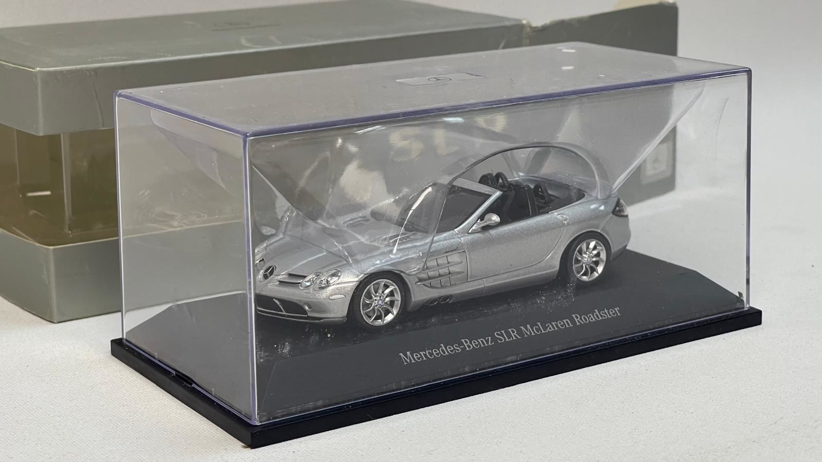 AUTOART - MERCEDES BENZ - SLR MCLAREN ROADSTER