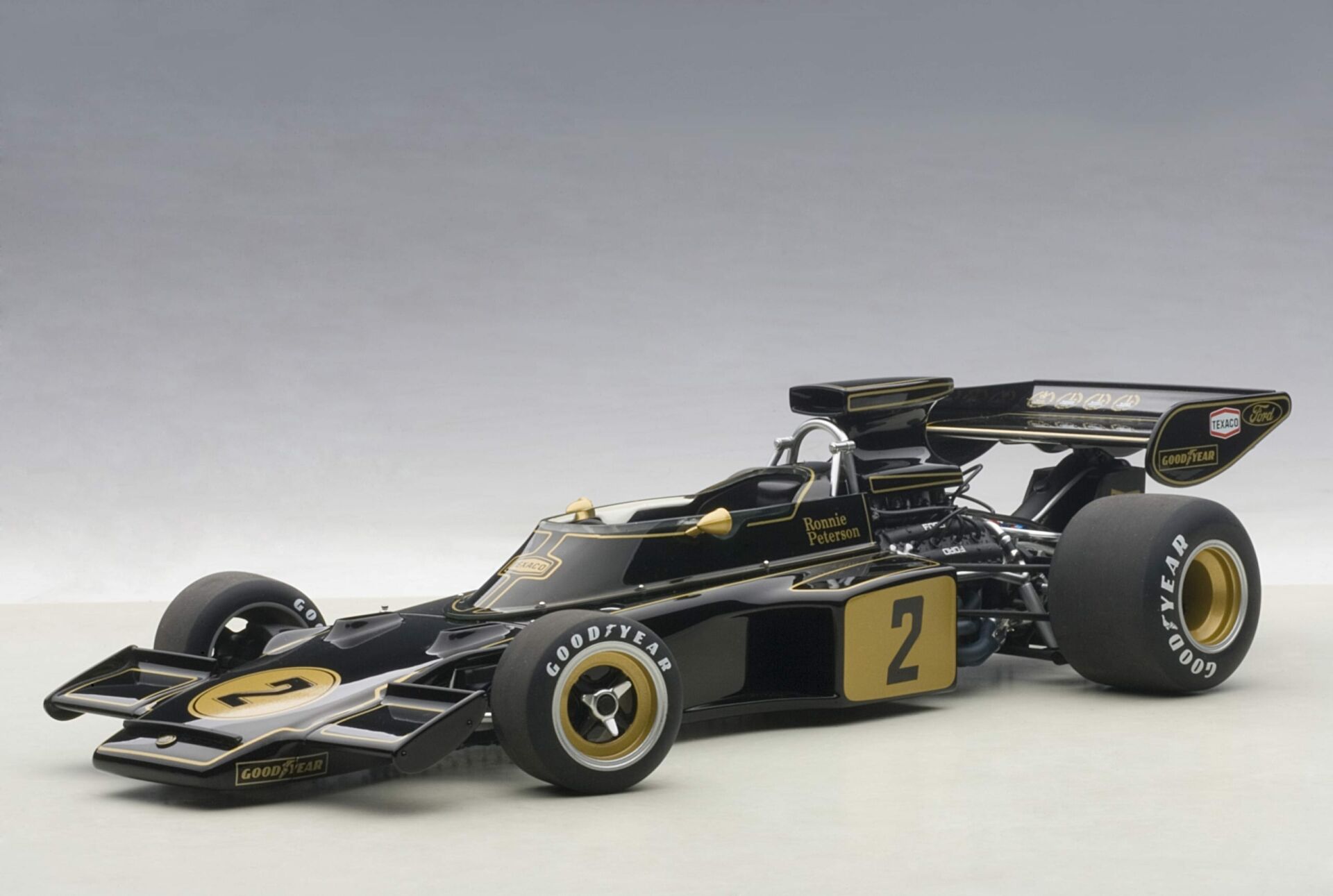 AUTOART - LOTUS - F1 72E JPS N 2 SEASON 1973 R.PETERSON