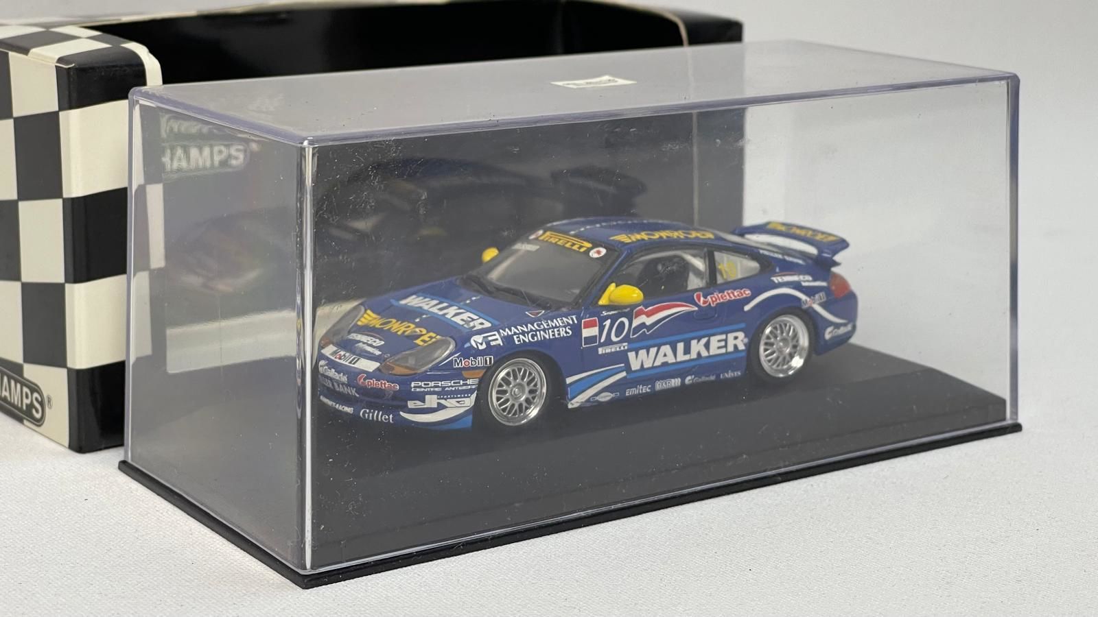 MINICHAMPS - PORSCHE - 911 996 GT3 TEAM MANTHEY N 10 SUPERCUP CHAMPION 1998 P.HUISMAN