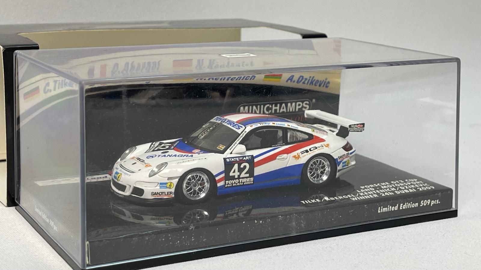 MINICHAMPS - PORSCHE - 911 997-2 GT3 N 42 WINNER 24h DUBAI 2009 TILKE - ABERGEL - KENTENICH