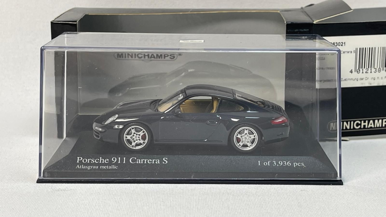 MINICHAMPS - PORSCHE - 911 CARRERA 2004