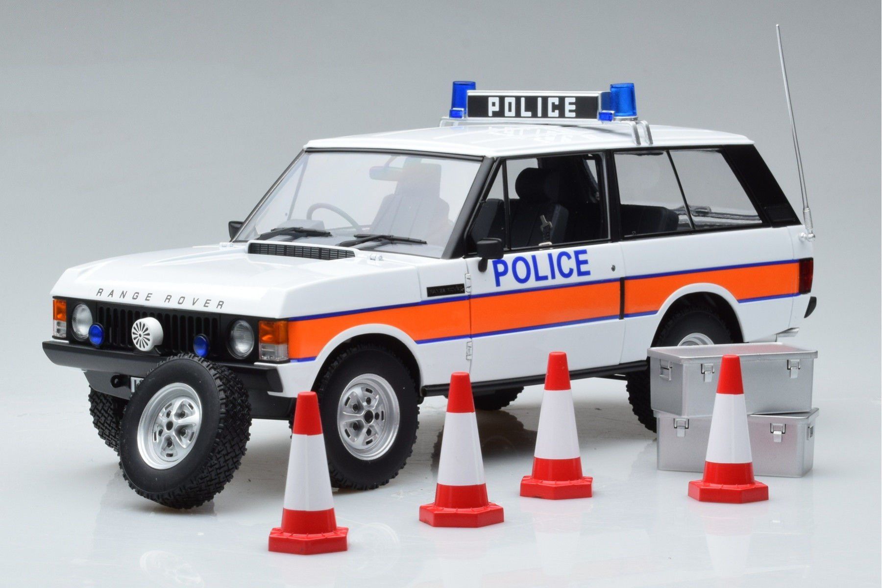 ALMOST-REAL - LAND ROVER - RANGE ROVER POLICE 1980