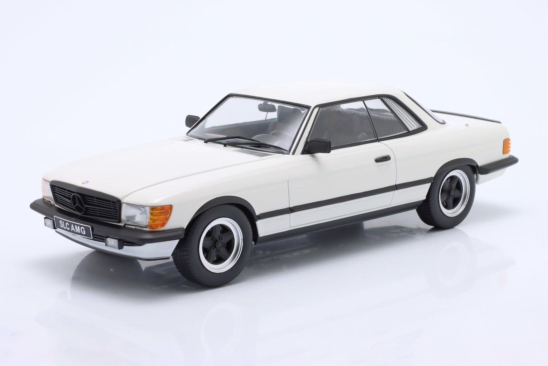 KK-SCALE - MERCEDES BENZ - S-CLASS 500SLC 6.0 AMG (C107) 1985