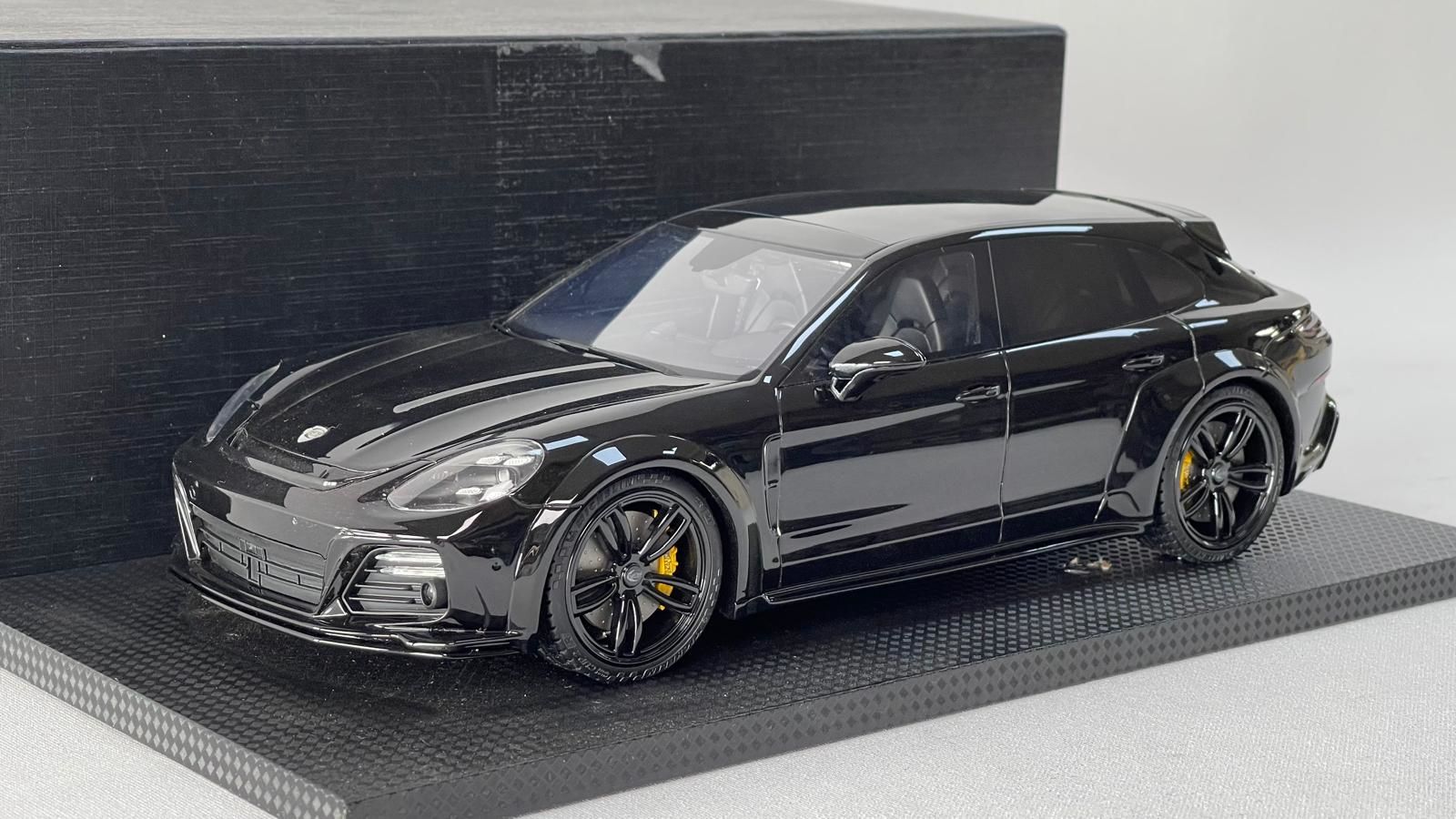 AUTOBARN - Porsche Panamera TechArt BLACK