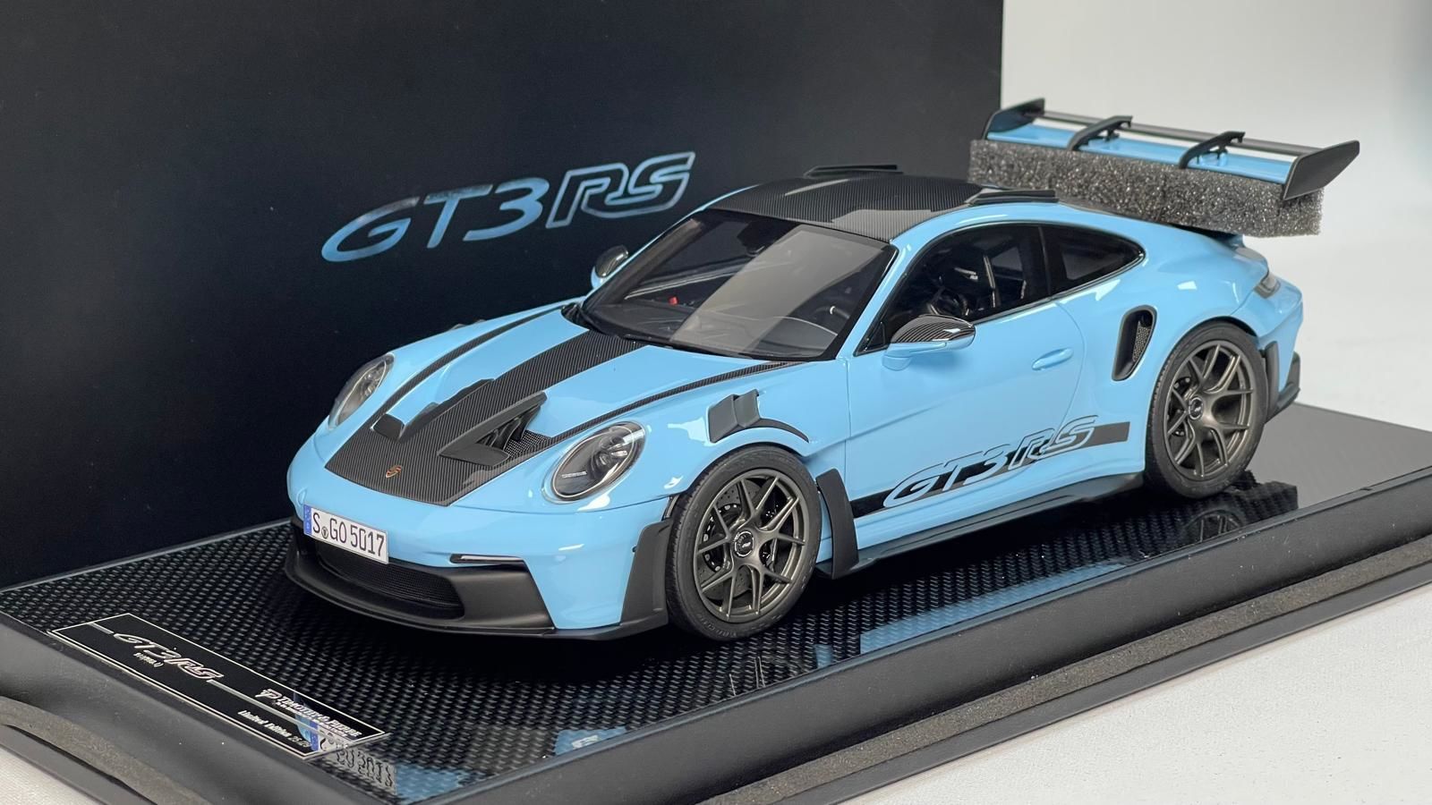 1/18 Timothy & Pierre TP Porsche 911 992 GT3 RS Weissach Package (Gulf Blue)