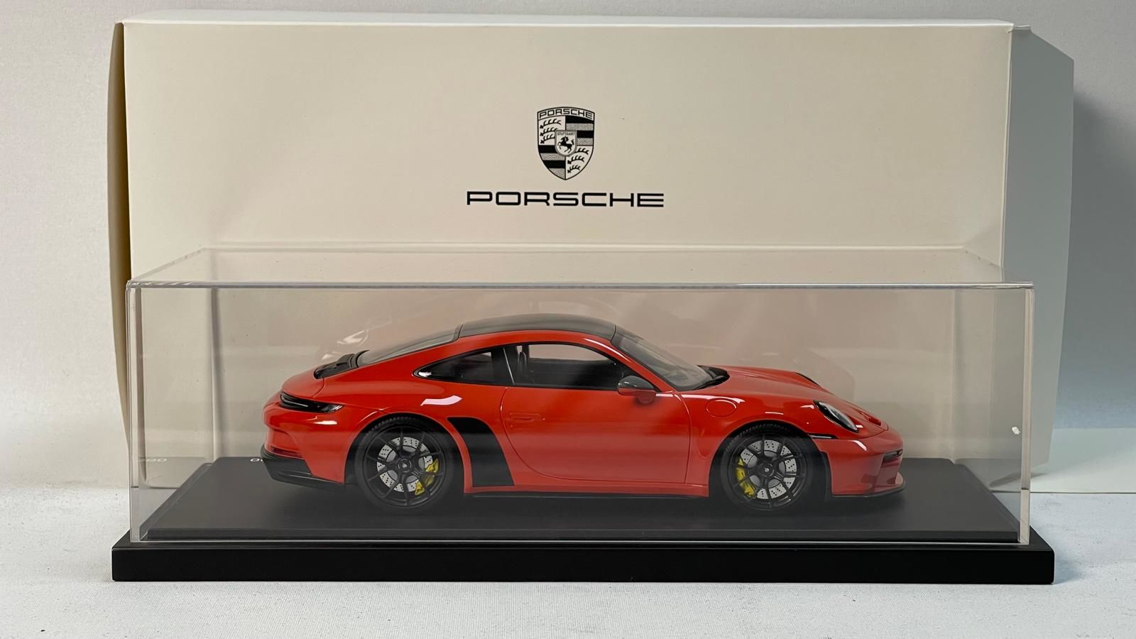 MINICHAMPS - PORSCHE 911 (992) GT3 TOURİNG 2022