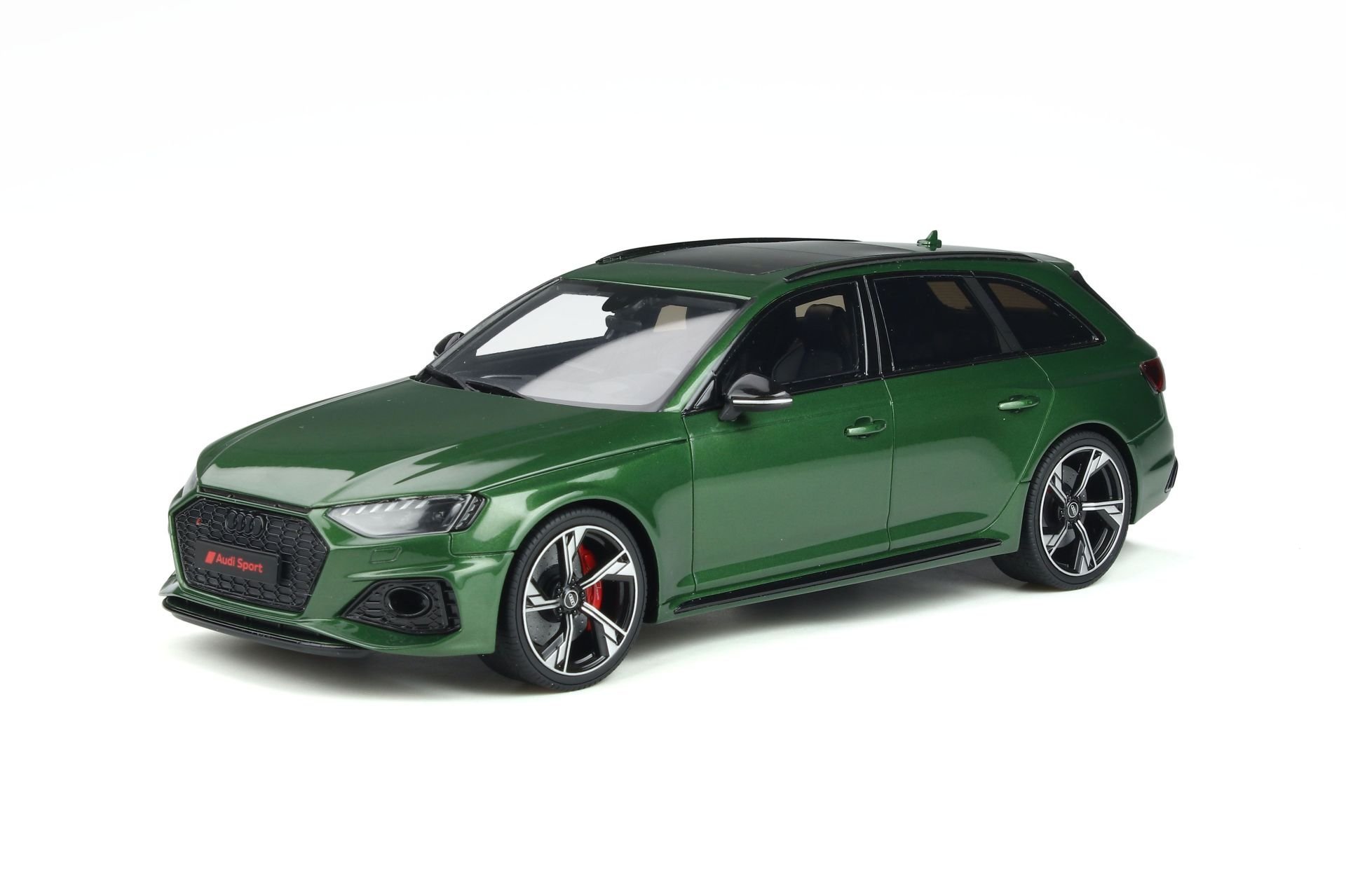 GT-SPIRIT - AUDI - A4 RS4 AVANT 2020