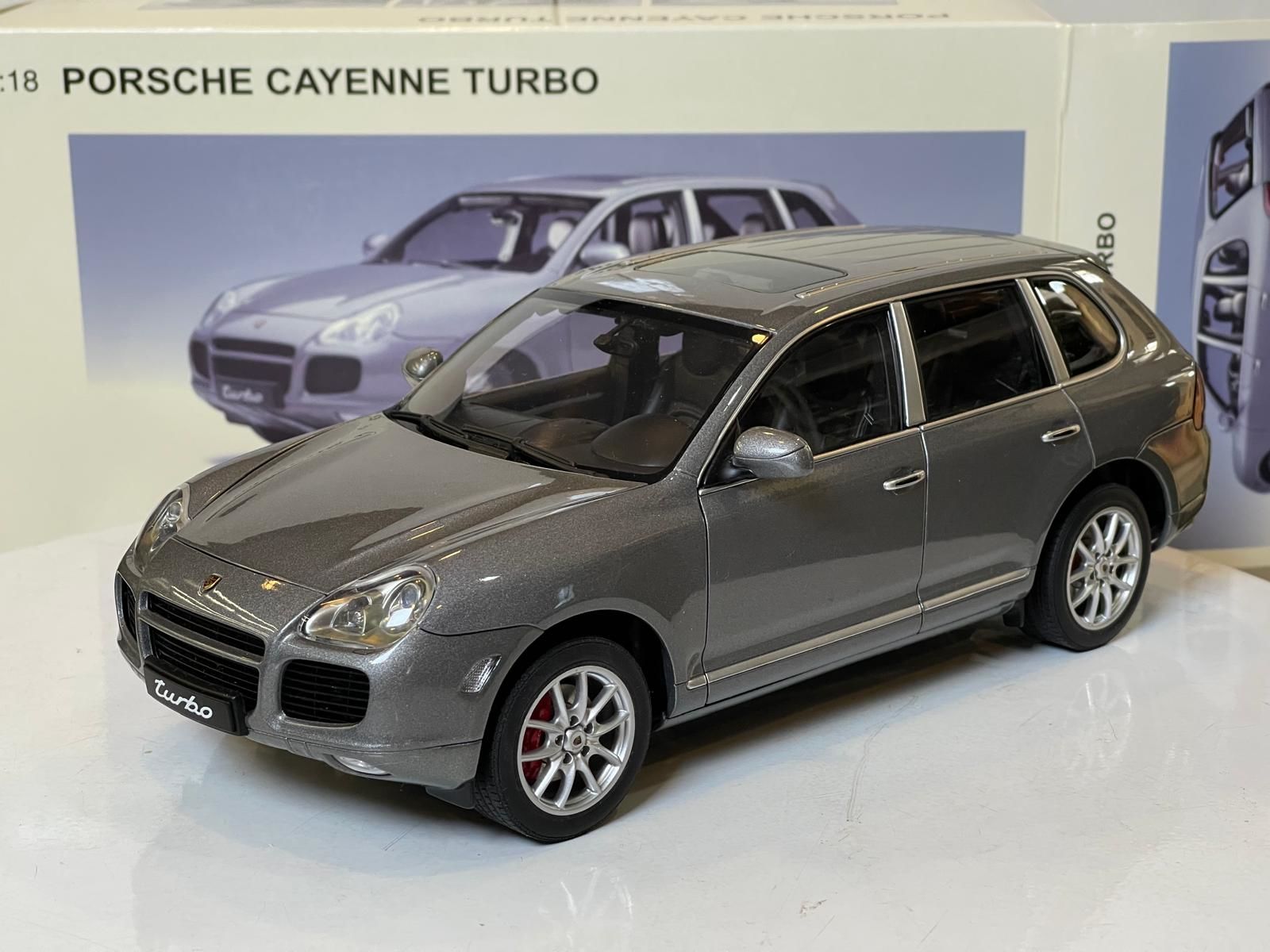 AUTOART - PORSCHE - CAYENNE TURBO 2002