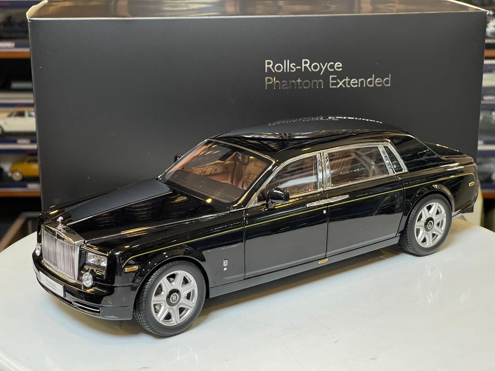 KYOSHO - ROLLS ROYCE - PHANTOM EWB LIMOUSINE 2012(Kopya)