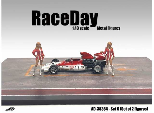 1/43 race day set #6, set of 2 figure's