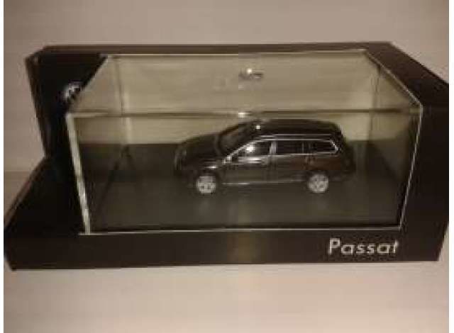 2014 Volkswagen Passat Variant, black oak