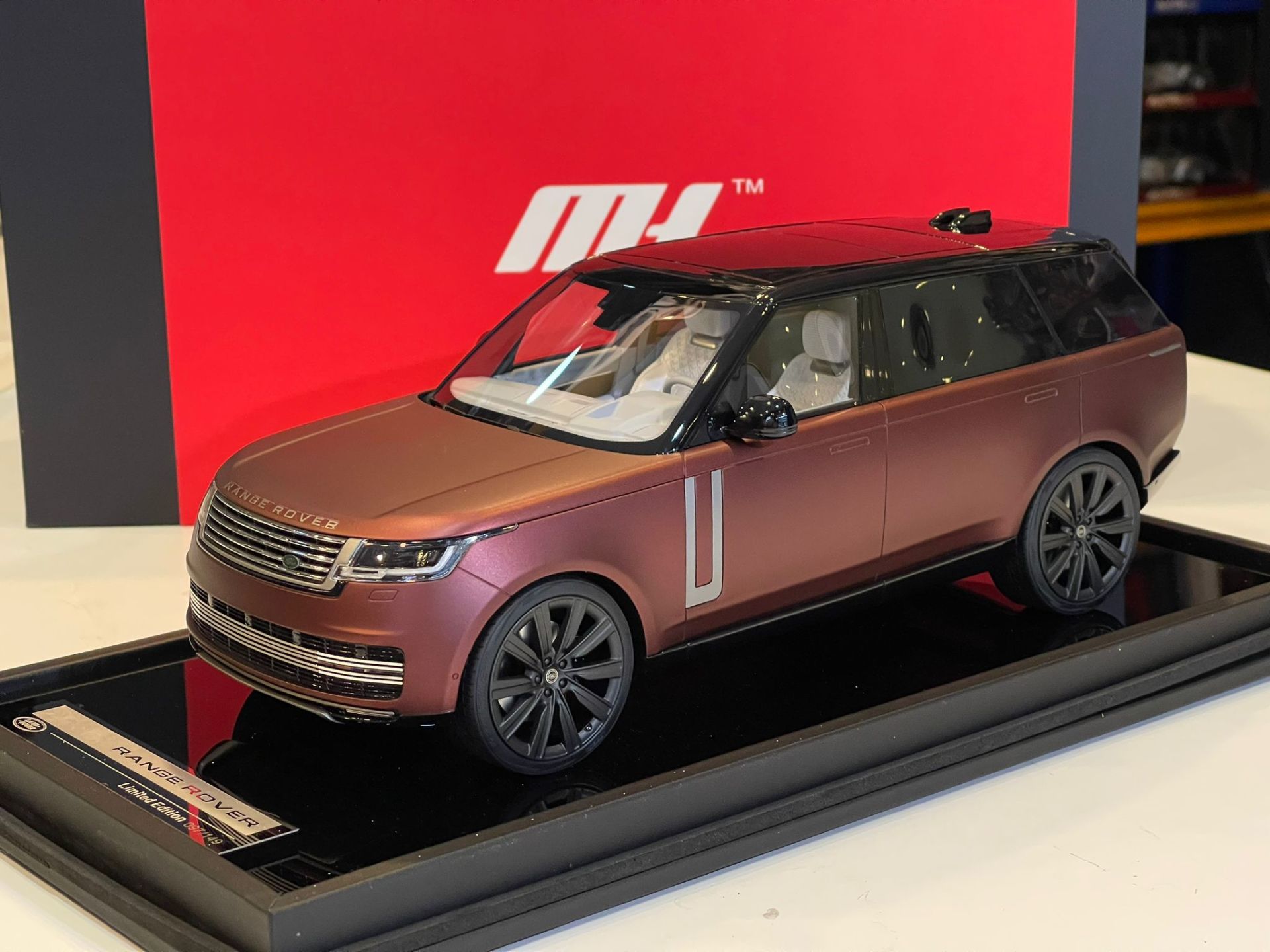 MOTORHELIX - LAND ROVER - RANGE ROVER SV AUTOBIOGRAPHY 2022