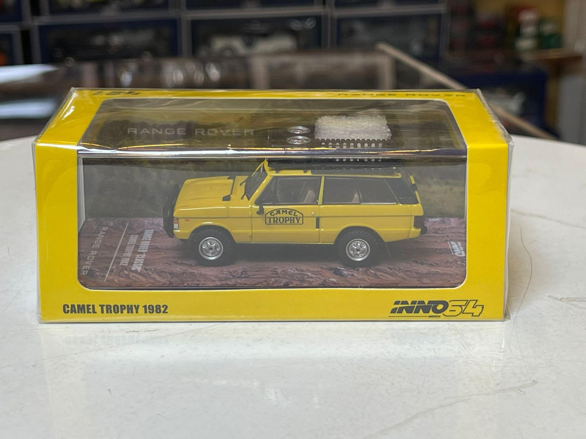 INNO-MODELS - LAND ROVER - RANGE ROVER N 0 RALLY CAMEL TROPHY 1982