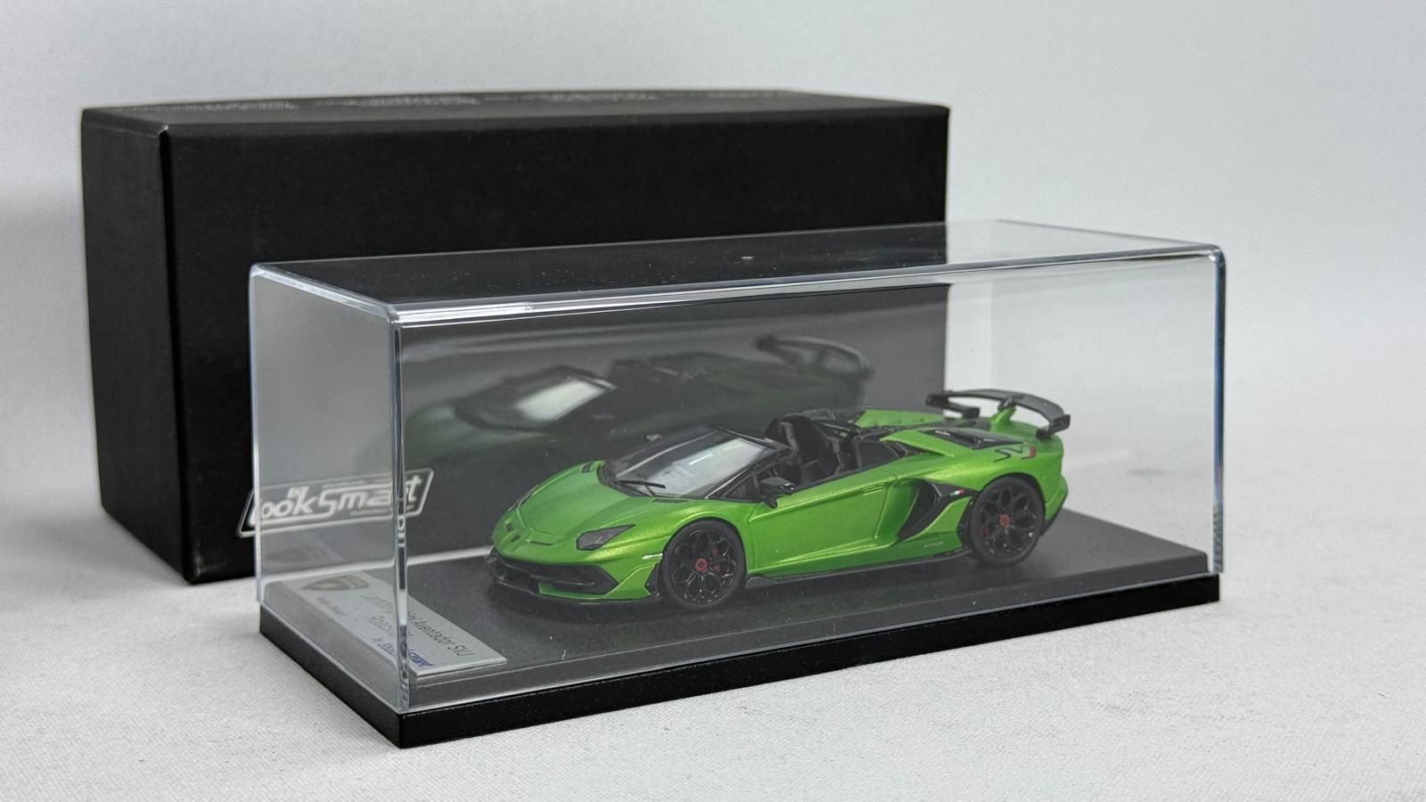 LOOK SMART - LAMBORGHİNİ AVENTADOR SVJ ROADSTER