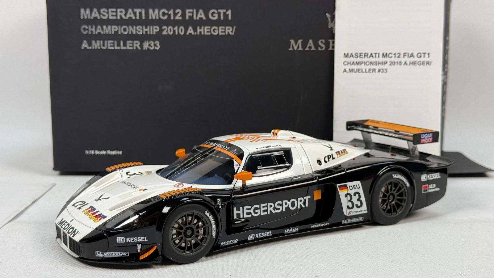 AUTOART - MASERATI - MC12 TEAM HEGERSPORT N 33 FIA GT1 SEASON 2010 A.HEGER - A.MULLER