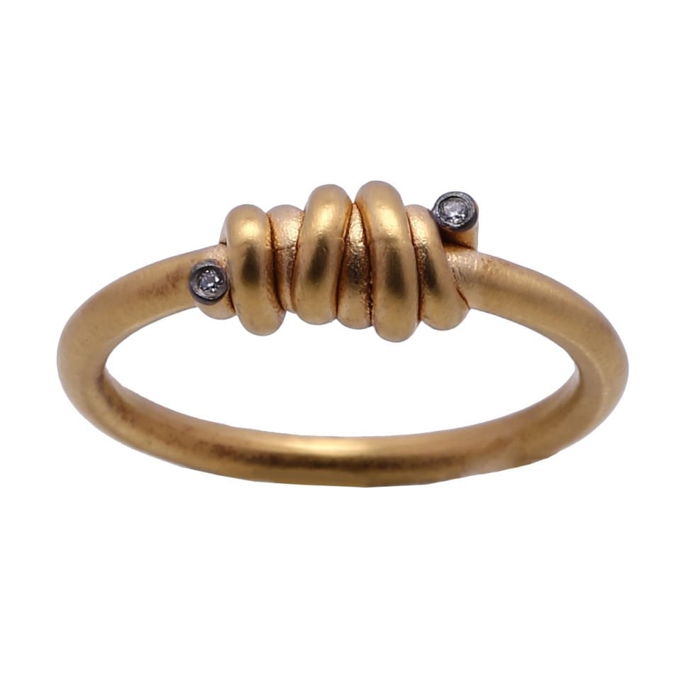 Gold Ring with Gordian Knot Design