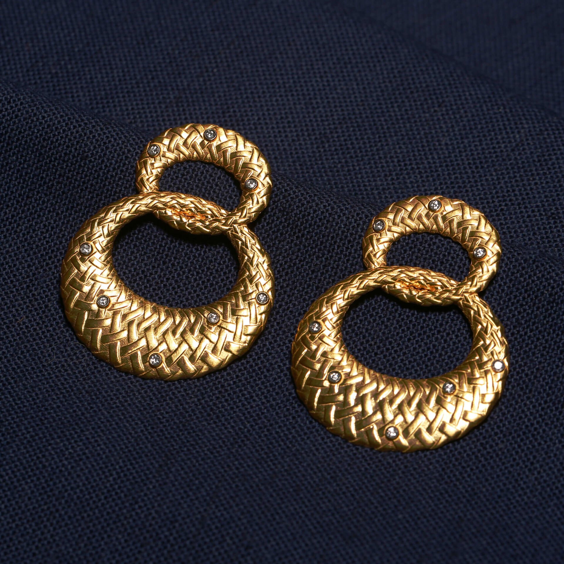 Earrings with Infinity Symbol Figures