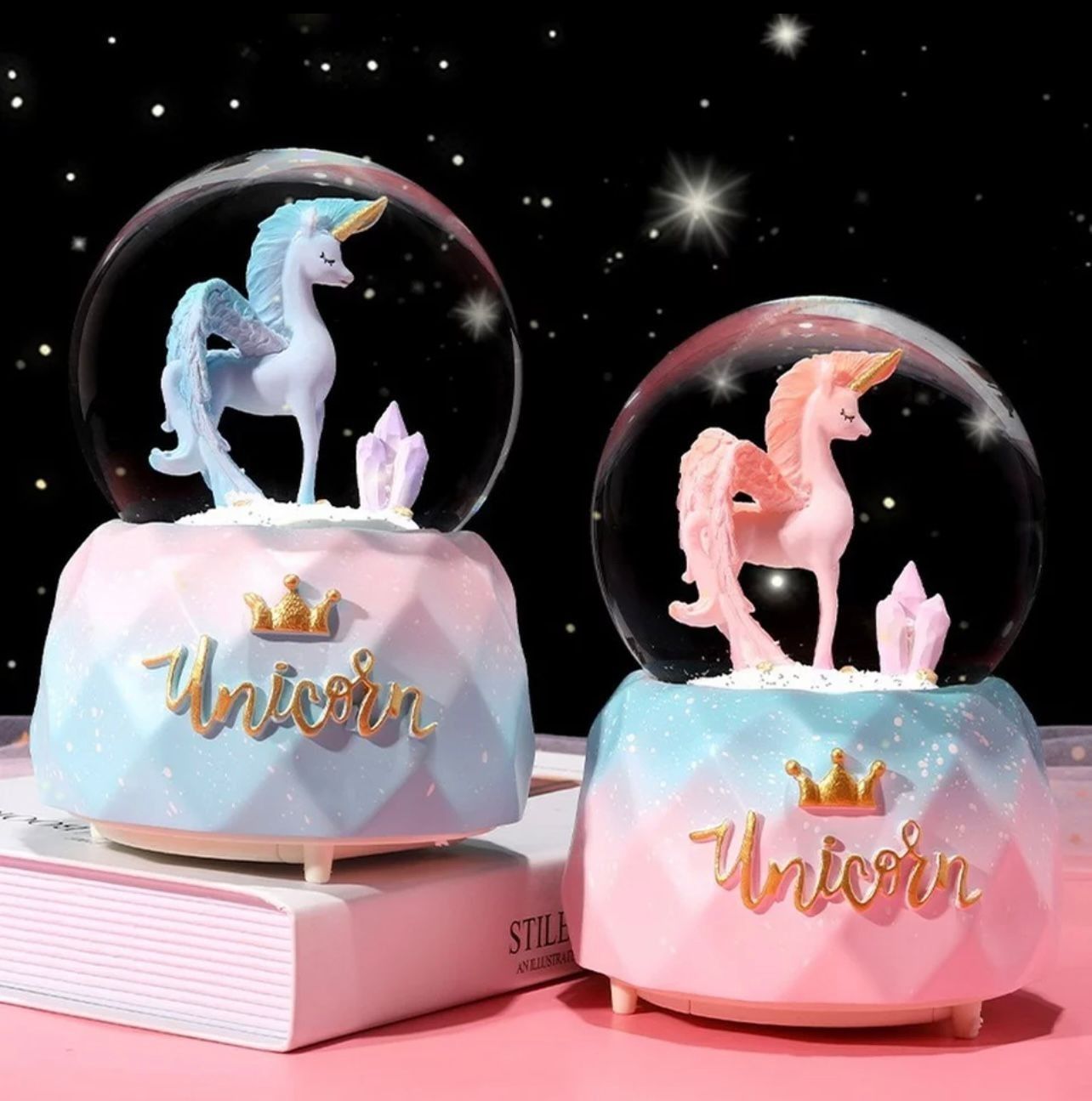 Unicorn Temalı Işıklı Müzikli Püskürtmeli Büyük Boy Kar Küresi
