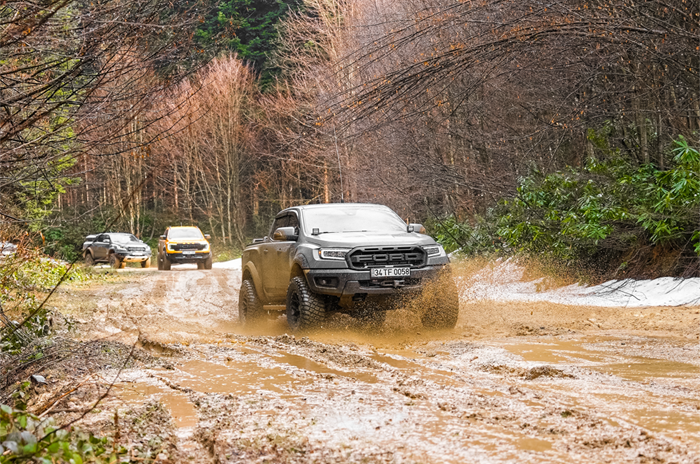 Ford Ranger ve Amarok Pikap Karşılaştırması: Hangisi Daha İyi?