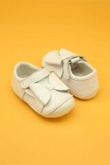 Hakiki Deri Kurdeleli İlk Adım Kız Bebek Ayakkabısı Beyaz