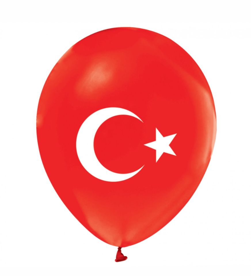 Türk Bayraklı Balon & Ülker Napoliten Çikolata & UNO Kart Oyunu & Peluş Figür Anahtarlık Hediye Seti