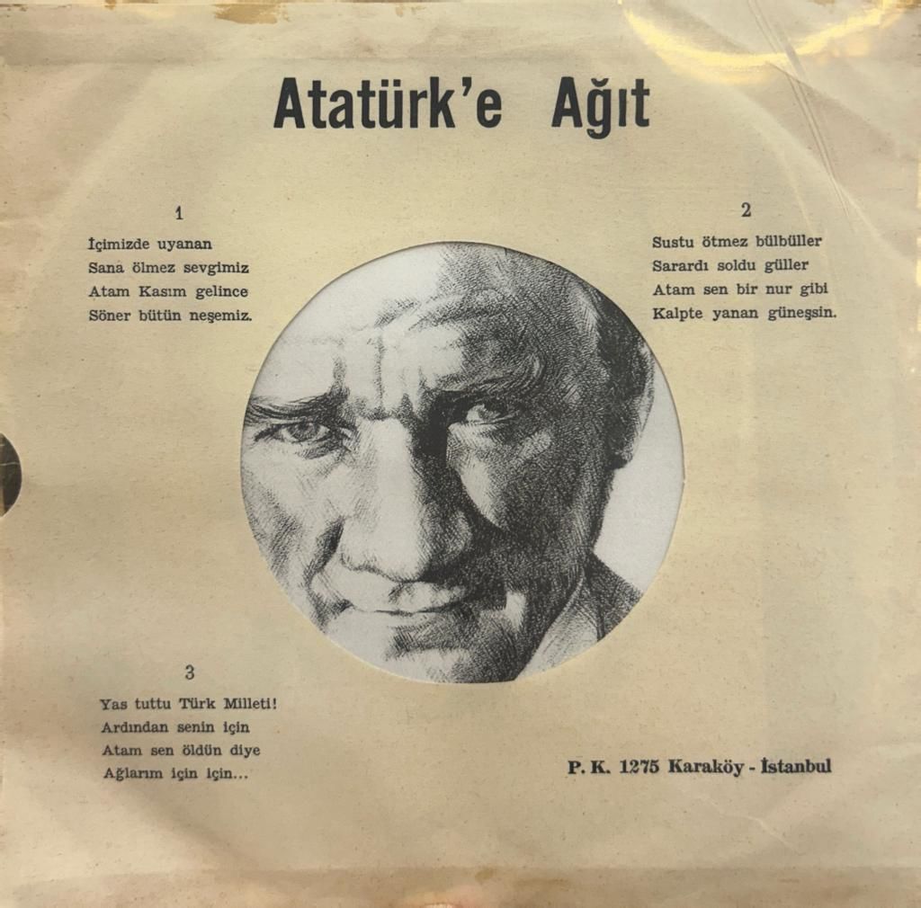 Vedia Koyunoğlu Okul Korosu Eşliğinde – Cumhuriyetin 50.Yılı Övgüsü 1973 BASKI NADİR 45LİK