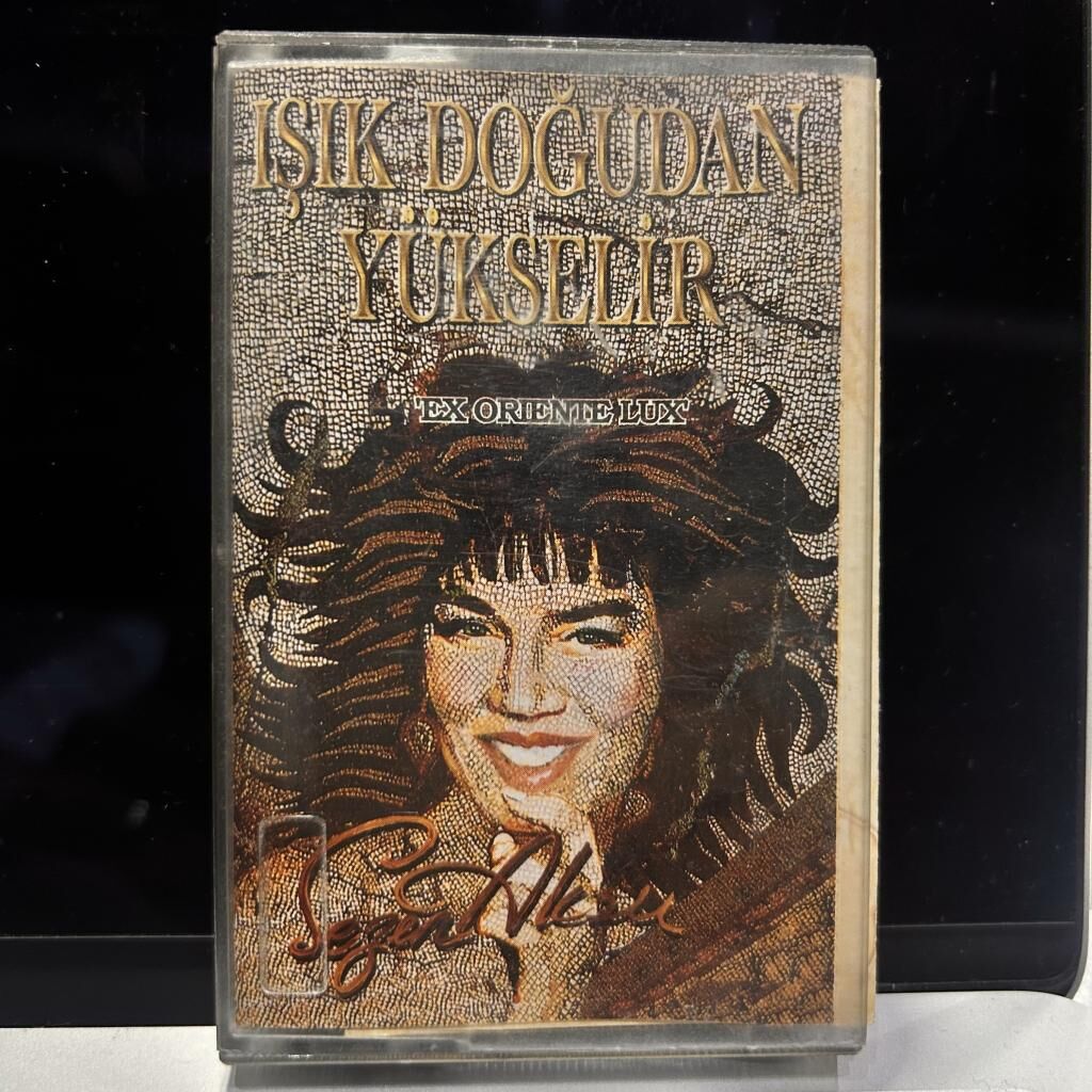 Sezen Aksu – Işık Doğudan Yükselir 'Ex Oriente Lux' KASET
