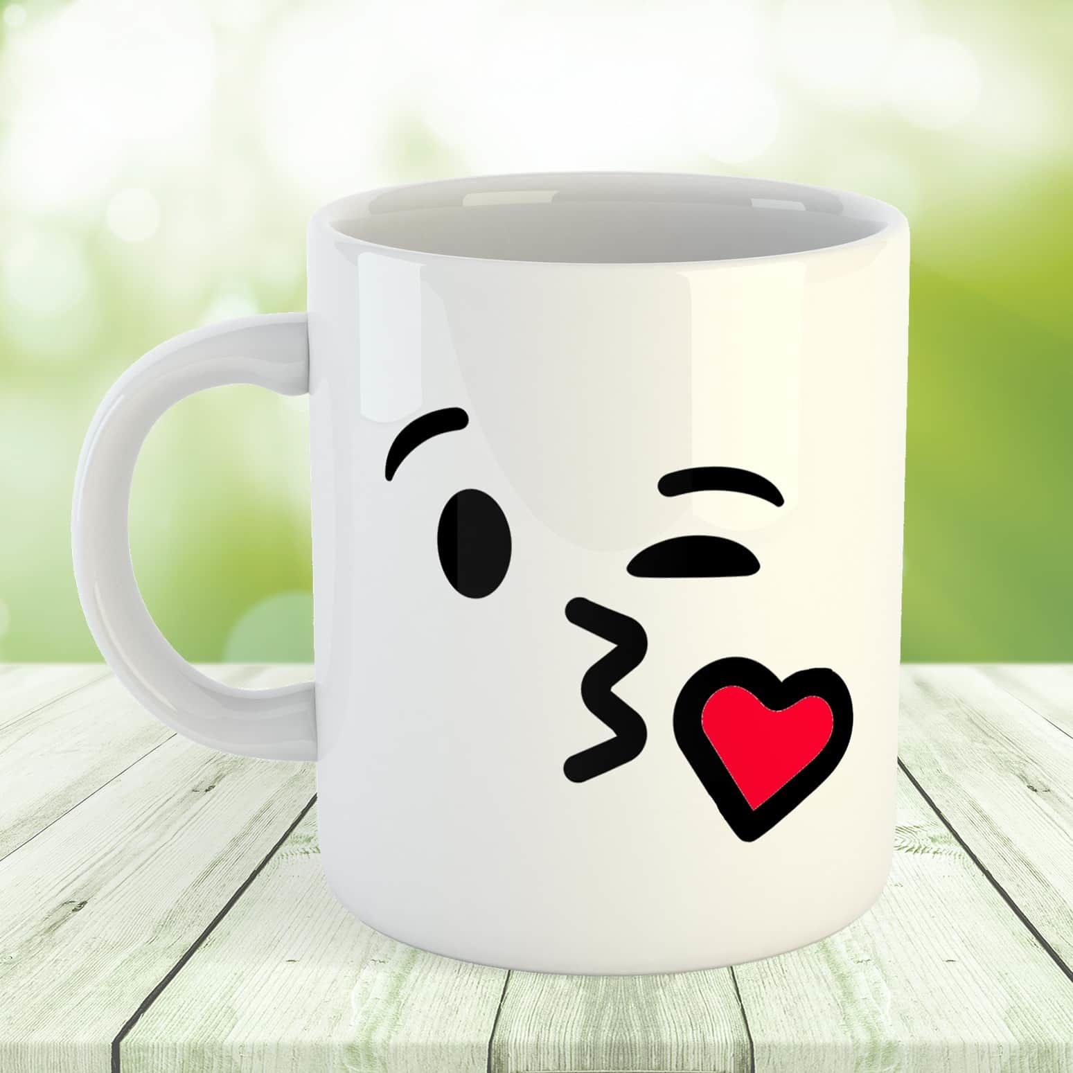 Kalpli Öpücük Emojili Porselen Kupa Bardak