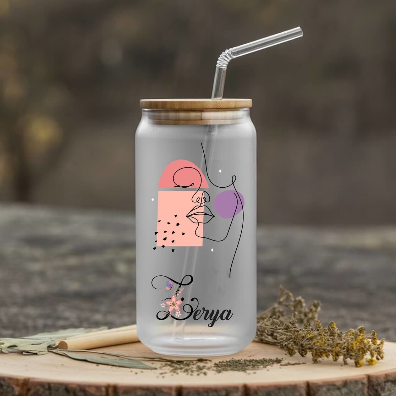 İsme Özel Kadın Çizimli Tasarımlı Pipetli Su Süt Meyve Suyu Cam Suluk (600 ml)