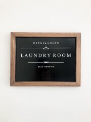 Banyo Laundry Room Siyah Zemin Ahşap Çerçeve