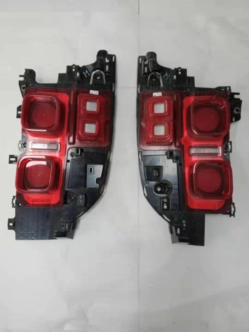 Land Rover Defender 2020+ Uyumlu Kırmızı Stop Seti