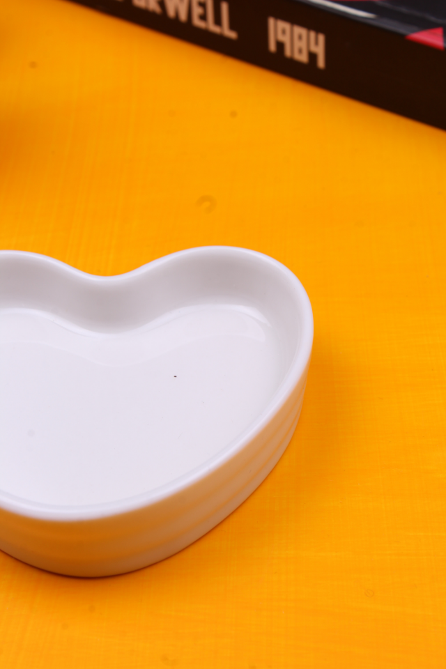 Pure 6'li Kalplı Porselen Kahve Yanı Sunum Tabağı - Lokumluk - İkramlık