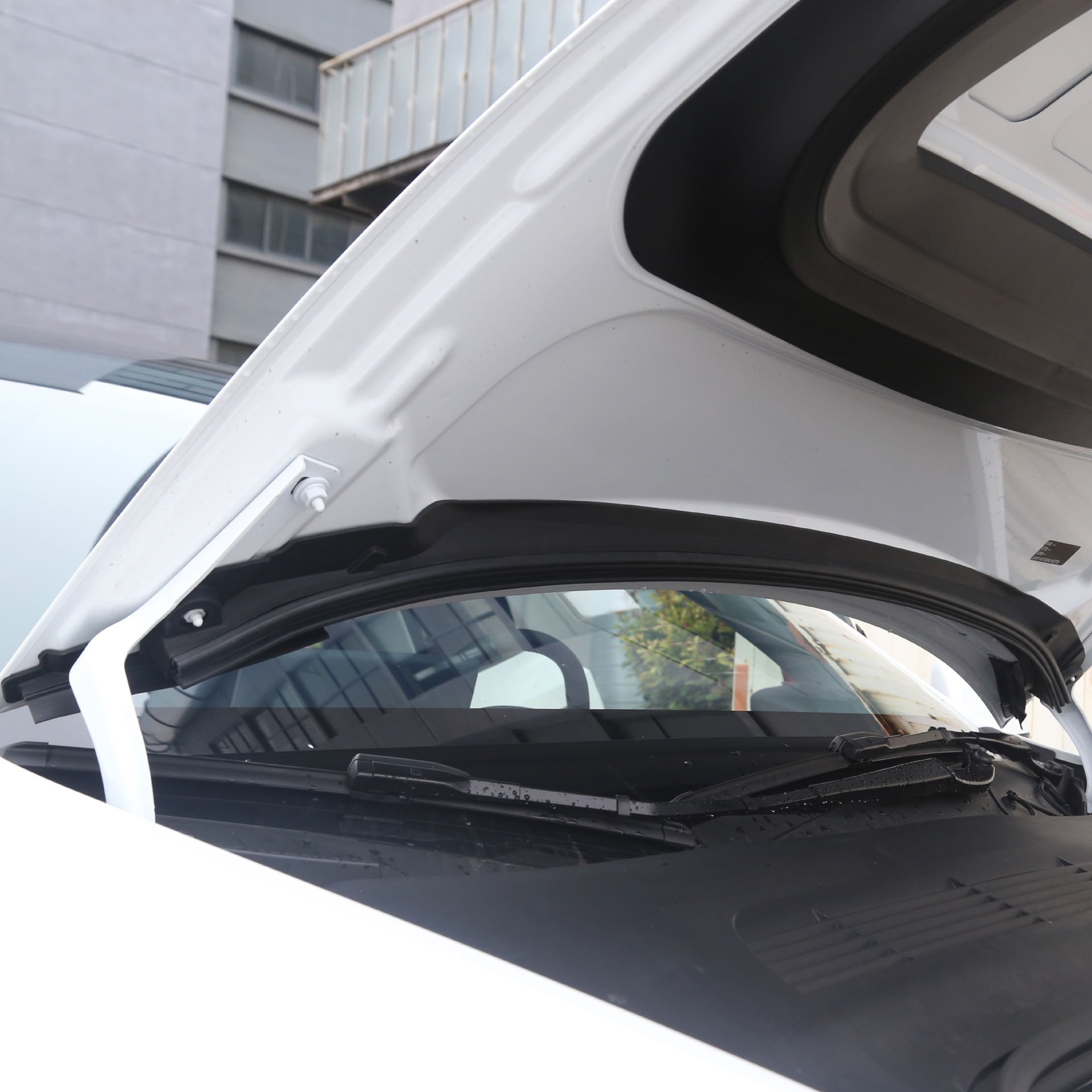 Tesla Model Y Ön Kaput Su ve Toz Koruyucu Şerit – Sızdırmazlık Seti