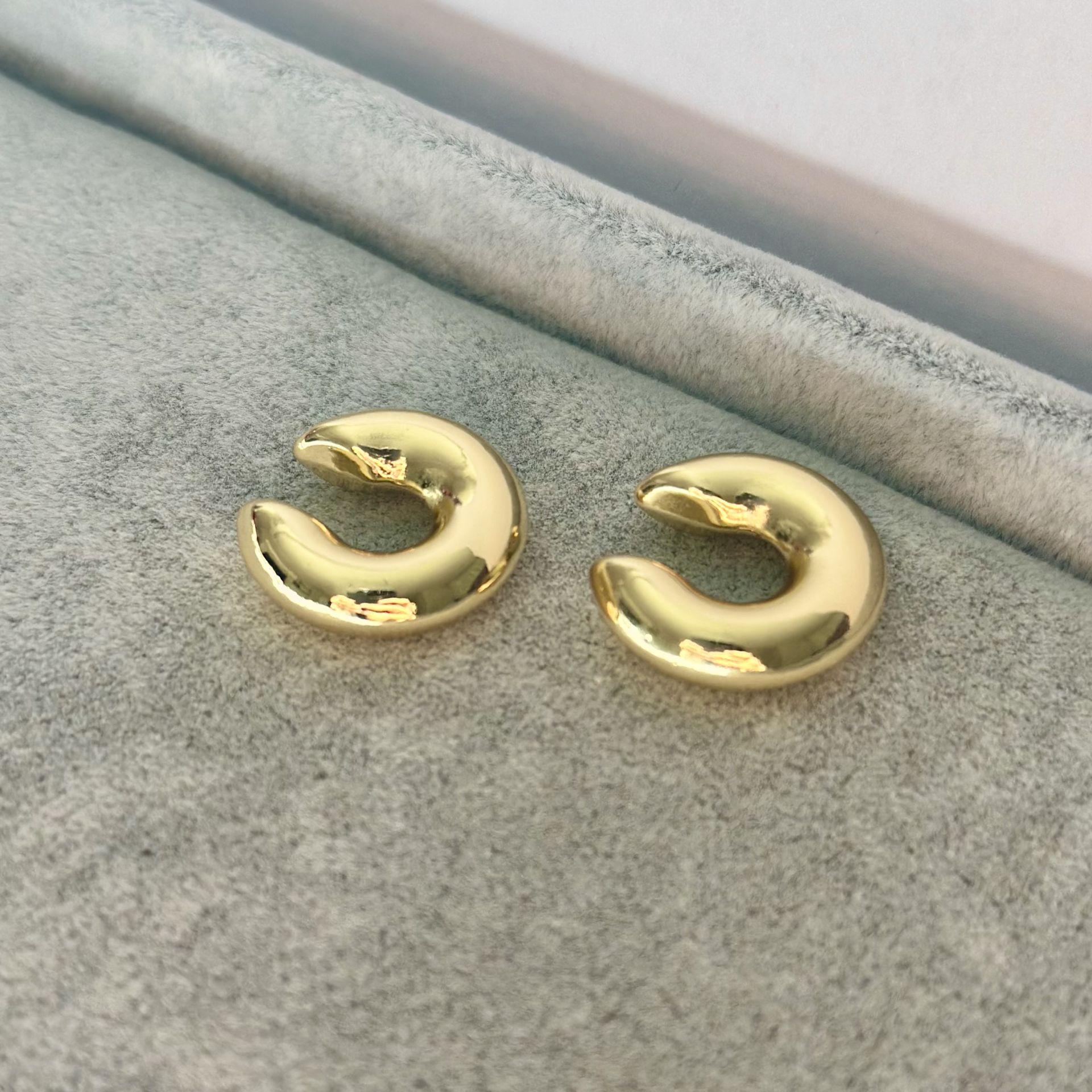 Luna earcuff