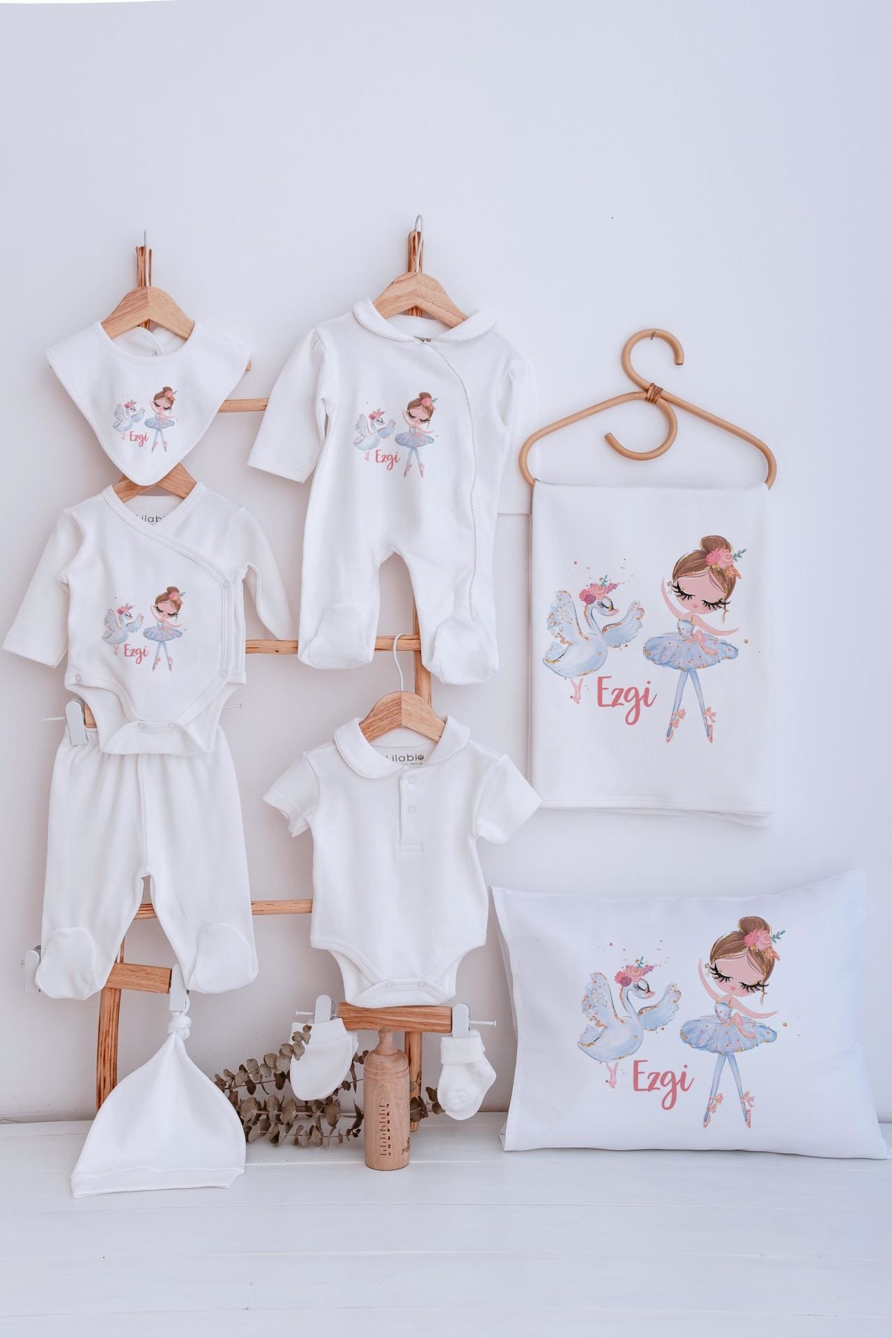 Lilabio Bebe Yaka İsme Özel Delux 12li Hastane Çıkışı Balerin ve Kuğu