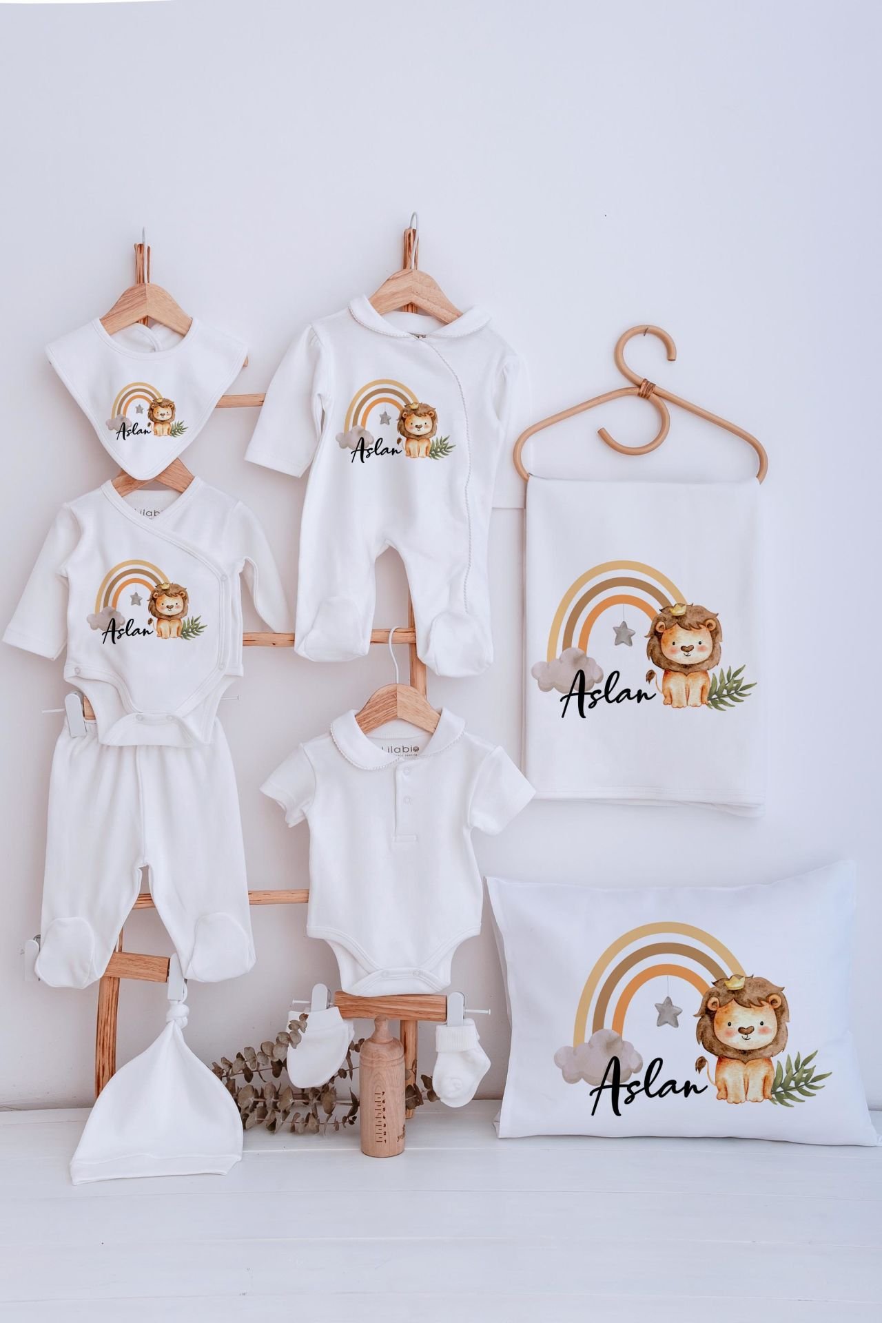 Lilabio Bebe Yaka İsme Özel Delux 12li Hastane Çıkışı Gökkuşağı Aslan