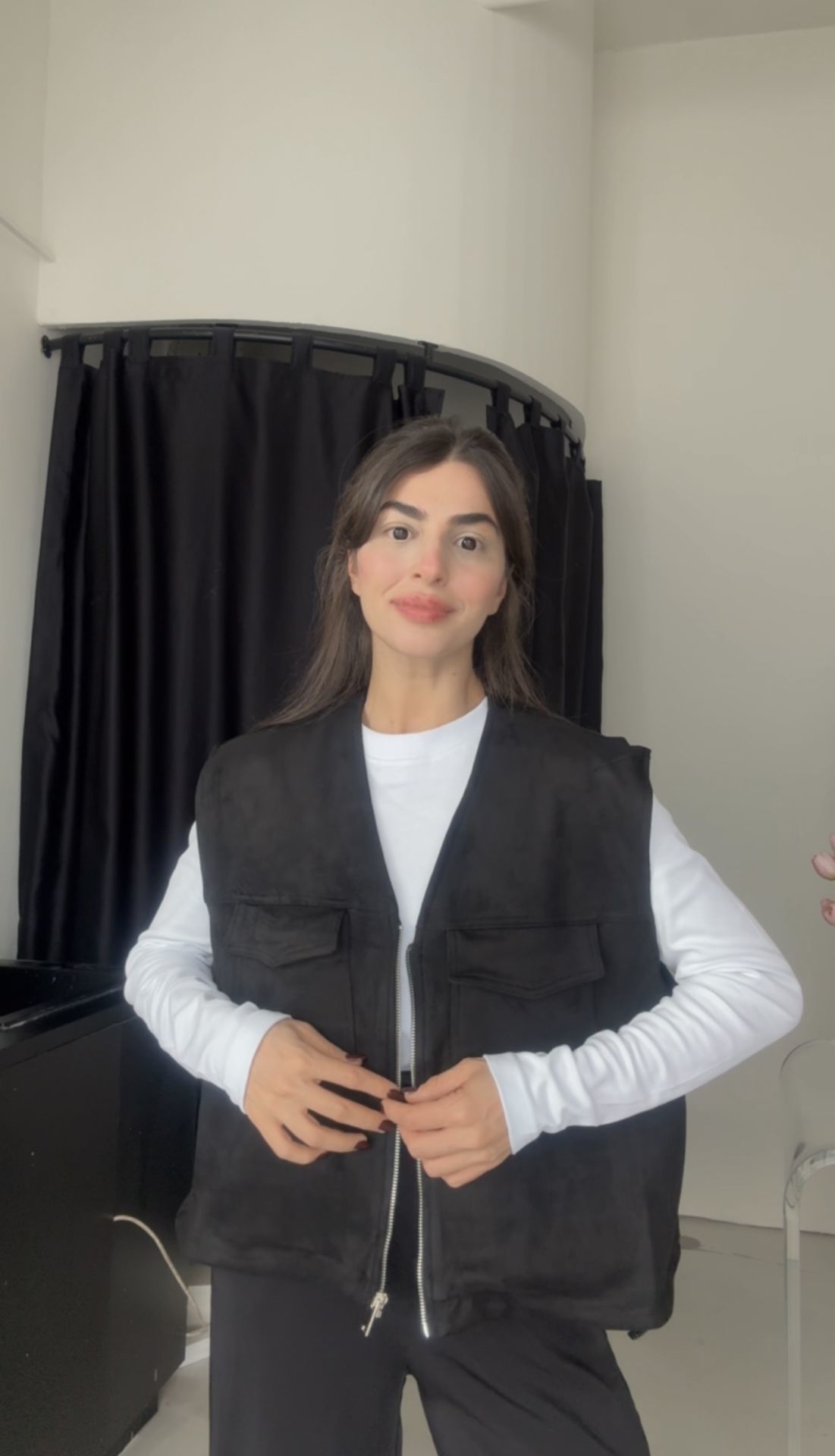 İçi astarlı siyah fermuarlı süet yelek