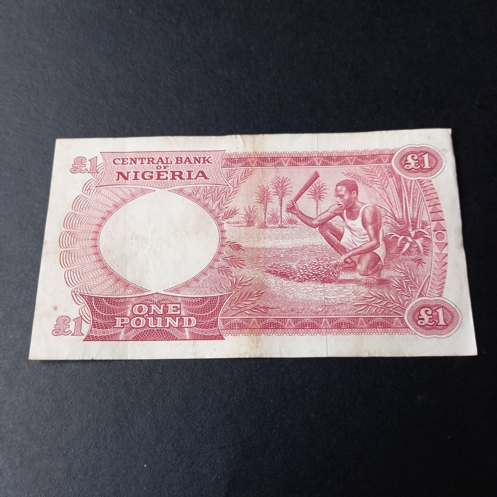 ÇT Nijerya 1 pound B538411 Eski Yabancı Kağıt Para - 3996366368417e5886