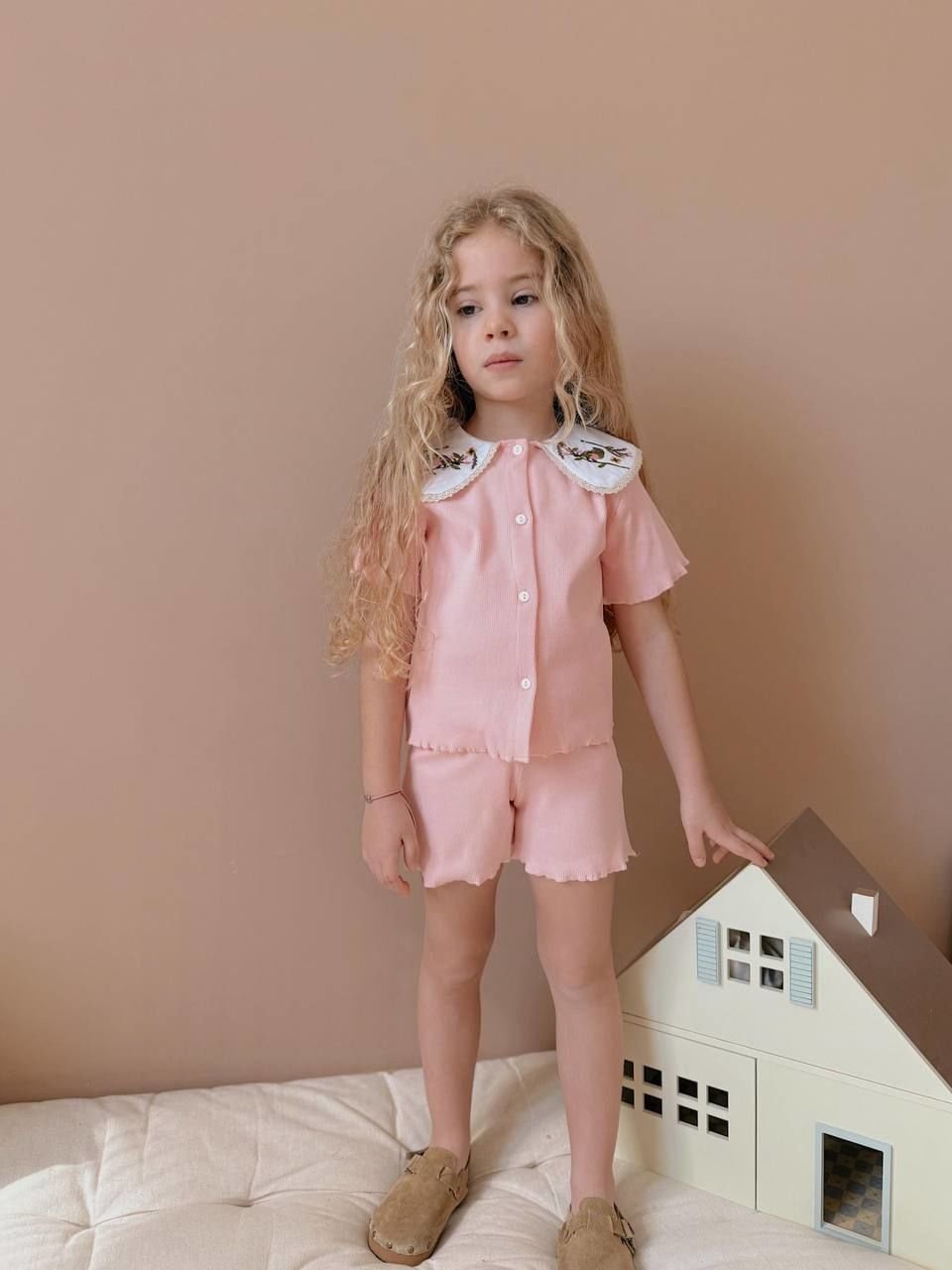 Pembe fitilli şortlu takım