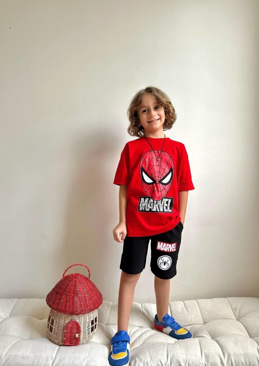 Spiderman kırmızı