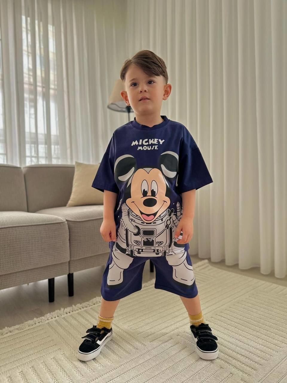 Mickey şortlu