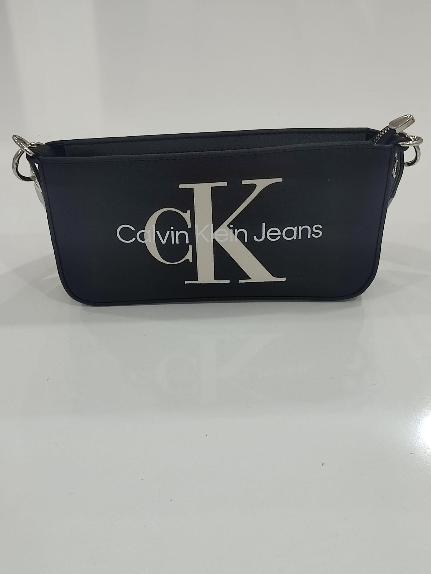 CALVİN KLEİN JEANS KAYIK MODEL ÇANTA SİYAH TAŞ
