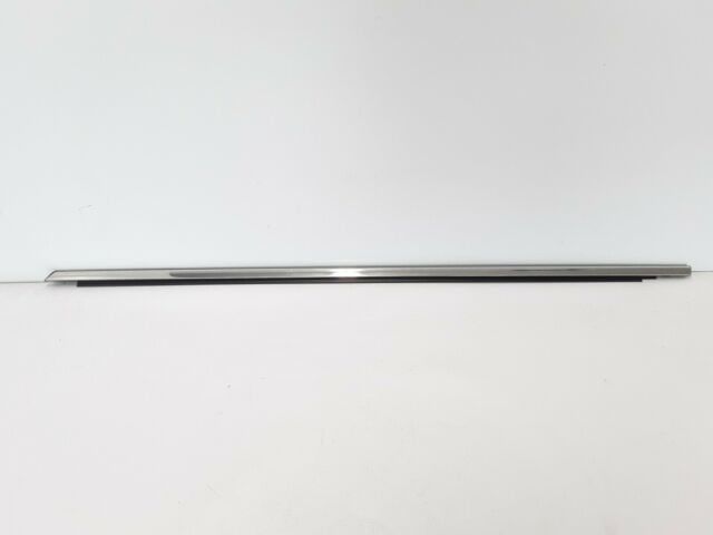 Megane 4-IV Sağ Ön Kapı Cam Dış Çıtası Nikelajı (2016-2024) 808205726R -Renault Mais