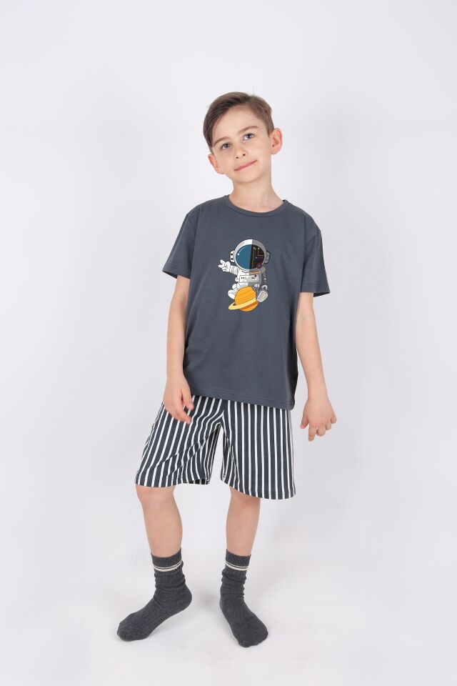 Erkek Çocuk Pamuklu Kısa Kollu Üst Astronot Baskılı Alt Çizgili Şortlu Takım 5-6 Yaş - Füme - Beyaz