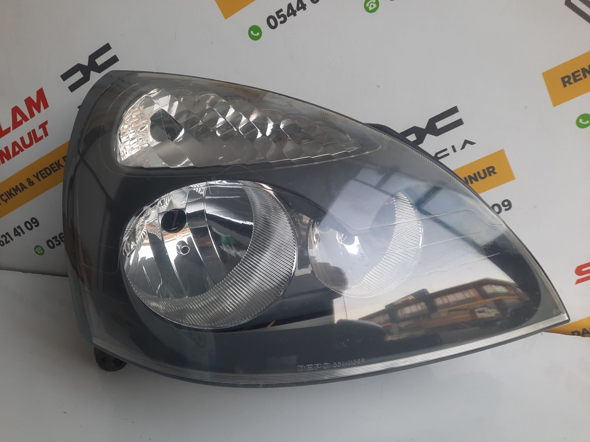 Clio 2 HB Orijinal Çıkma Sağ Far 7701051770 7701054063