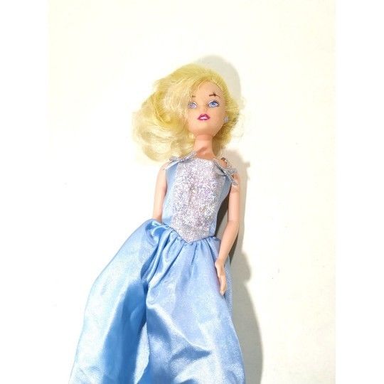 Barbie bebek - Oyuncak / 6