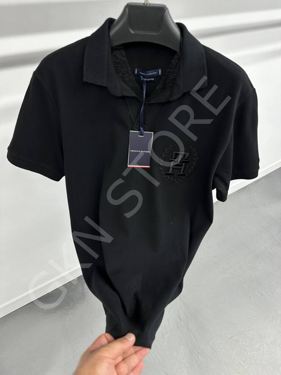 TOMMY HILFIGER