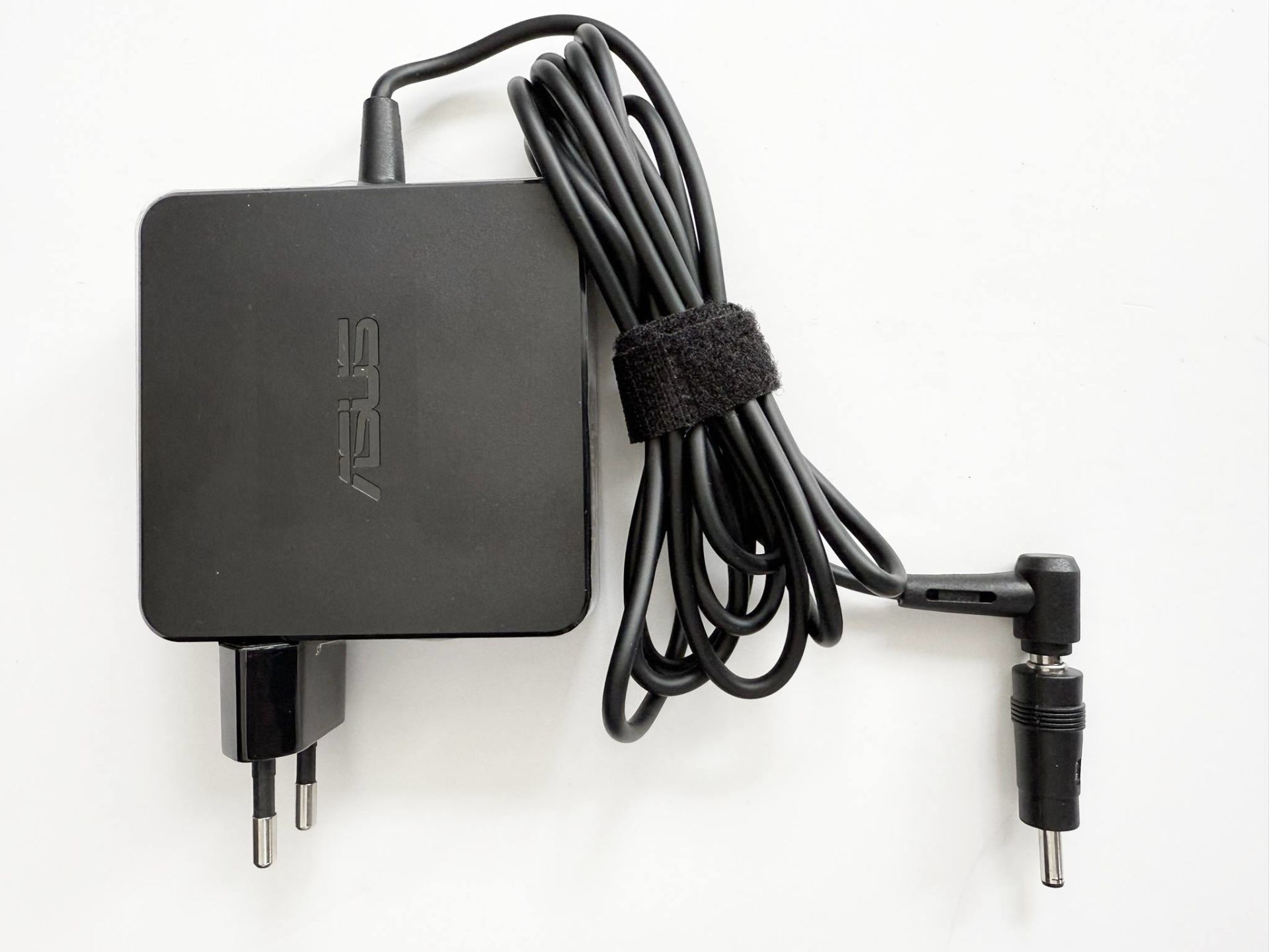 ASUS Orjinal Adaptasyonlu 19V 3.42A 65W 4.0 x 1.35mm 4.0.1.3 ince uç ZenBook UX21A UX31A UX32 UX301 UX303 UX305 Taichi 21 31, X540 X541 X542 x553 f541 R541 a541 X553 S432f X556 X202 TP300 D509 D515 X409 X509 X415 X512 x515m pa-1650-33 AD2108020 Adaptör