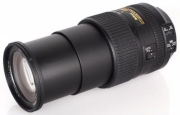 Nikon AF-S 18-300mm f/3.5-6-3G ED VR LENS